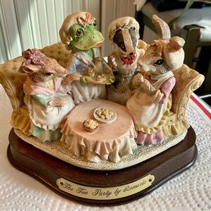 Little Nook Village Figurine The Tea Party by Leonardo 1988 Heritage Mint